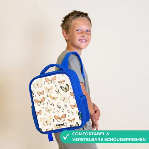 Vlinders in beige en oranjetinten tussen groene blaadjes Kinderrugzak - Blauw middel -sfeer3_NL