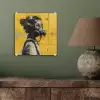 Vintage - Street art - Meisje - Masker - Geel - Banksy plexiglas 5mm klein -sfeer3