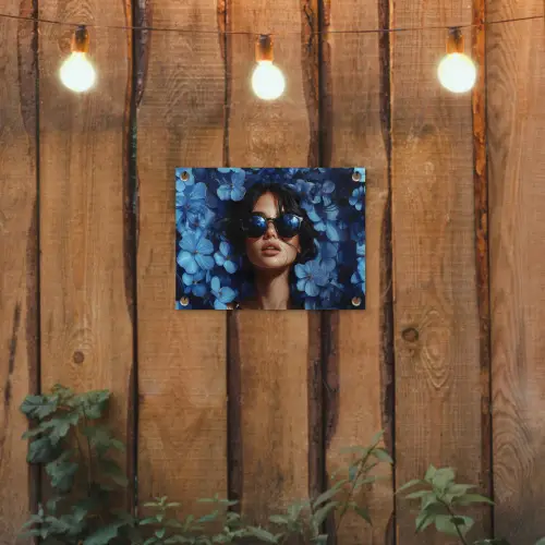 Vrouw - Blauw - Bloemen - Vlinders - Natuur tuinposter los doek klein -sfeer1