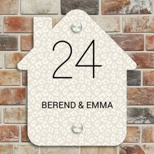 Beige panterprint - Klassiek Naambord Huisje klein -sfeer6
