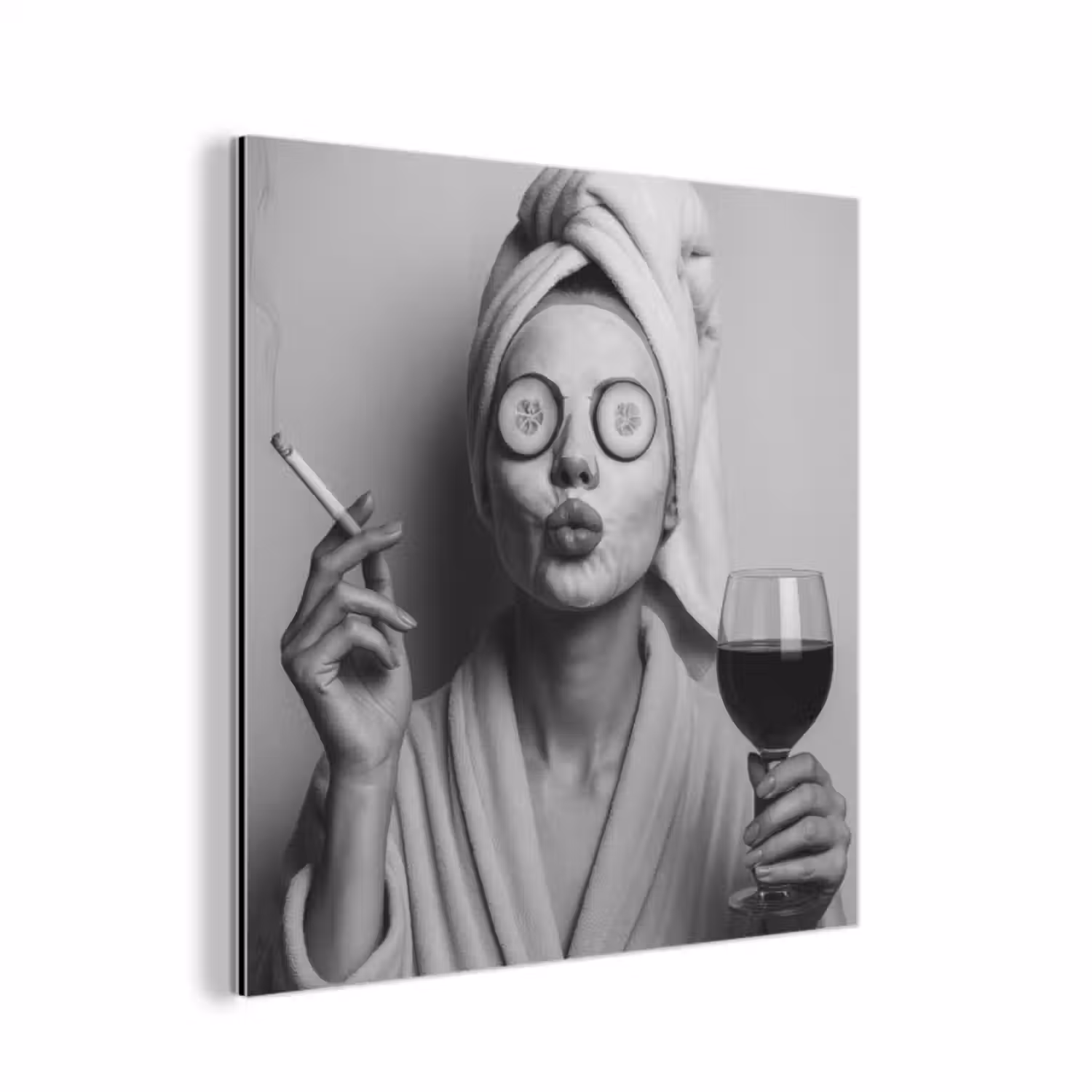 Aluminium schilderij - Vrouw - Masker - Wijn - Sigaret