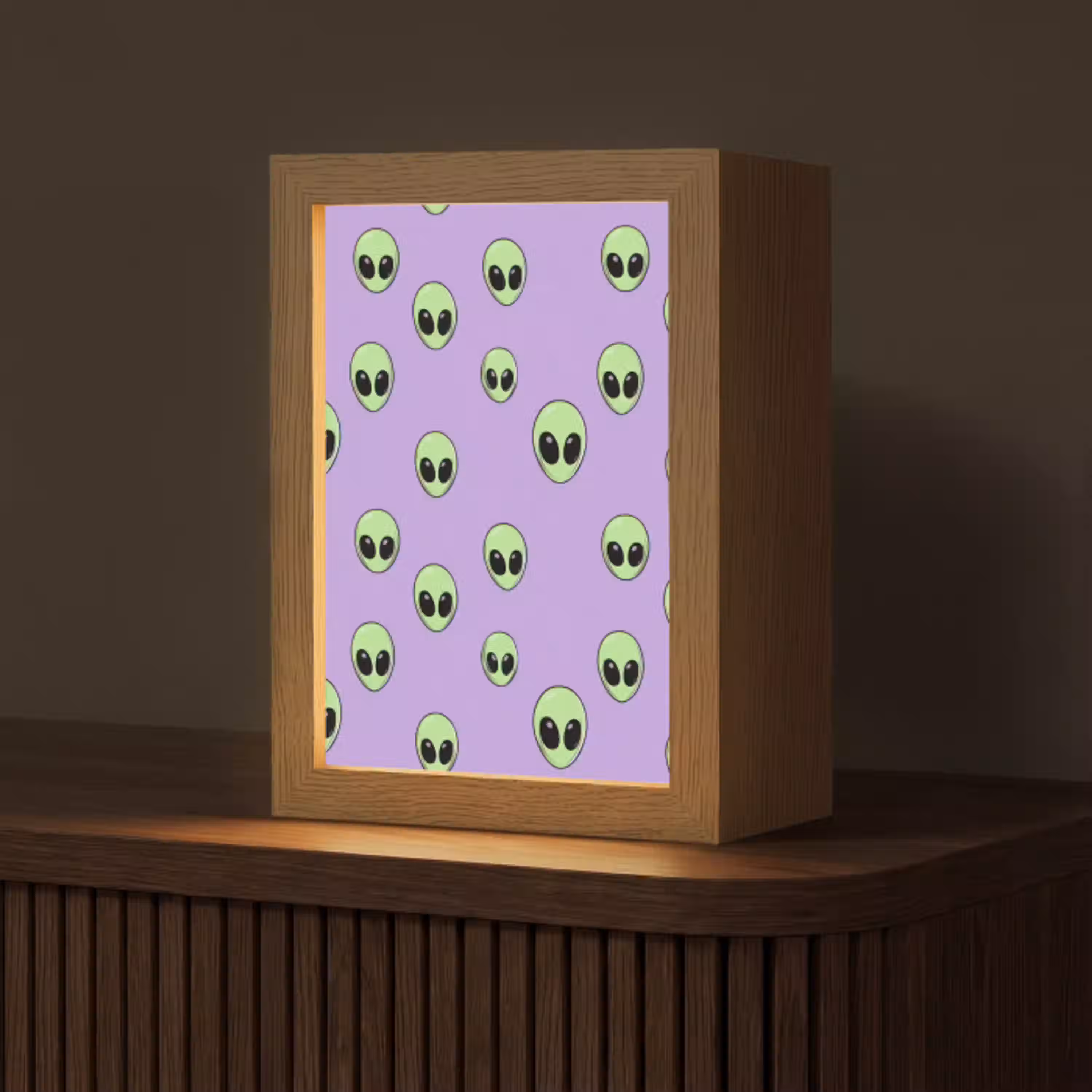 Alien - Retro - Lila Light Box met kabel (Tafellamp) klein 925 -z3d_website