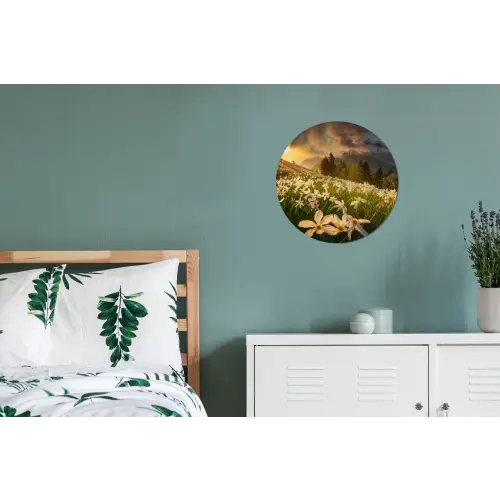 Bloemenveld - Heuvels - Zonsondergang - Berg - Natuur - Wit Wandcirkel aluminium klein -slaapkamer