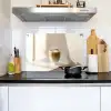 Mok - Latte - Minimalistisch - Schaduw Inductie beschemer met haakjes klein -sfeer2
