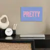 Pretty - Roze - Blauw - Golvend poster papier klein -sfeer1