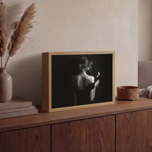 Vrouw - Wijn - Jurk Light Box met batterij (Wandlamp) middel -sfeer2