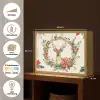 Kerstkrans - Hert - Hulst - Rood Light Box met batterij (Wandlamp) middel -USP_websiteoverzichtNL