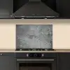 Beton - Leisteen - Grijs -Betonstructuur keuken achterwand spatscherm klein -sfeer1