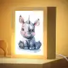 Neushoorn - Baby dier - Dieren Light Box met kabel klein -zzzz_3d_website