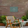 Ons tuintje Tuinposter op houten frame 2 cm dik klein -sfeer3