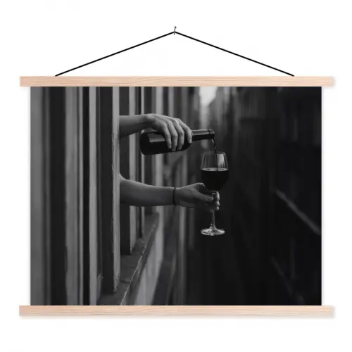 Wijnfles - Glas - Handen - Raam textielposter latten blank klein -3d