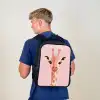 Giraffe - Wimpers - Minimalistisch - Roze Rugzak - Zwart middel -sfeer8