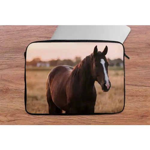 Paard - Zonsondergang - Bruin laptophoes neopreen klein -tafel