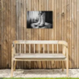 Wijn - Cowboylaarzen - Raamlicht - Wit Tuinposter op houten frame 2 cm dik klein -sfeer4
