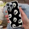 Oesters - Zwart - Vissen - Goud Hoesje iPhone 16 Pro Max met koord klein -sfeer3