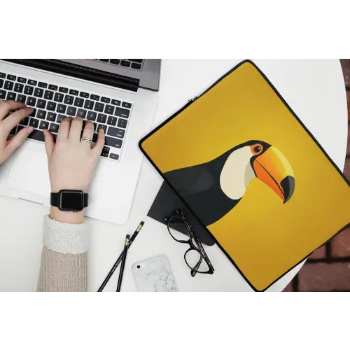 Toekan - Minimalistisch - Snavel - Oranje laptophoes neopreen klein -bureau