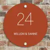 Roestbruin - Klassiek Naambord Rond klein -sfeer2
