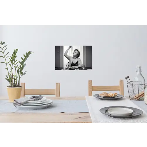 Vrouw - Spaghetti - Zwart - Wit Muursticker klein -eettafel