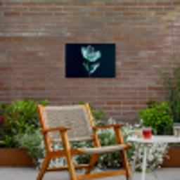 Bladeren - Bloem - Glazen - Donkerblauw Tuinposter op houten frame 2 cm dik klein -sfeer3