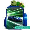 Blauwe raceauto met strepen in groene tunnel Kinderrugzak - Blauw middel -inhoud_NL