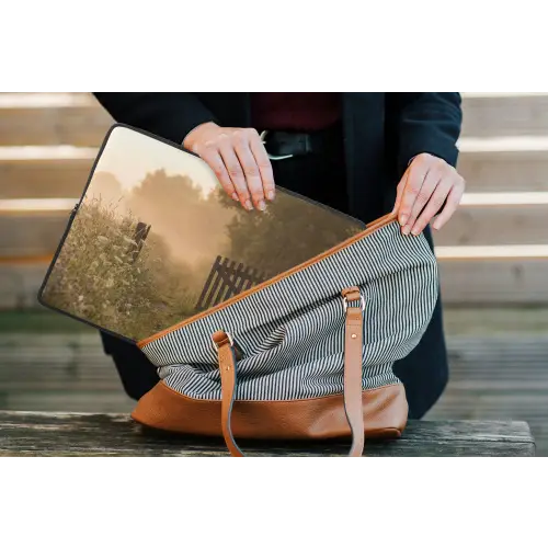 Hek - Natuur - Mist - Veld laptophoes neopreen klein -tas