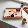 Vaas - Bloemen - Vlinder - Rood Dienblad Rechthoek middel -sfeer2