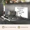 Engelse quote "DNA doesn't make a family, love does" met een hartje op een witte achtergrond keuken achterwand spatscherm klein -usp_NL