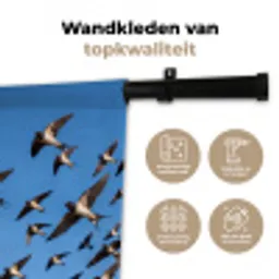 Zwaluwen - Vliegen - Blauw Wandkleed katoen klein -sfeer2