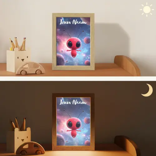 Buitenaards wezen - Rood - Planeten Light Box met kabel (Kinderlampje) klein -sfeer3_kind