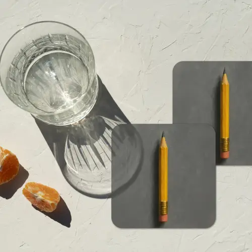 Potlood - Schilderij - Geel onderzetter kurk middel -sfeer4