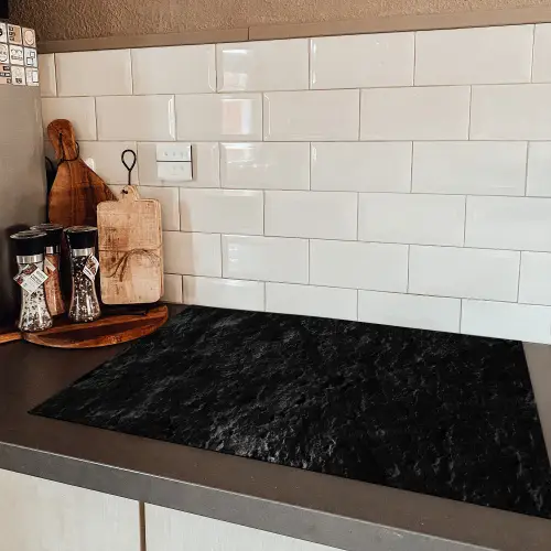 Robuuste Kliffen in Monochroom Inductie beschermer vinyl 3mm klein -sfeer3