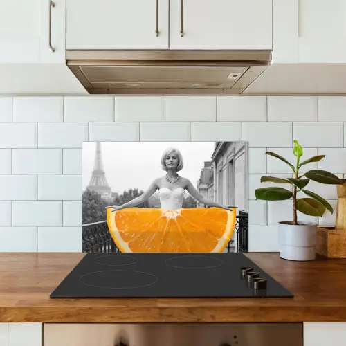 Sinaasappel - Eiffeltoren - Vrouw keuken achterwand spatscherm klein -sfeer2