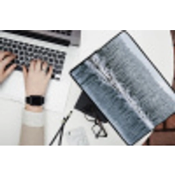 Bos - Reflectie - Meer - Winter - Serene laptophoes neopreen klein -bureau
