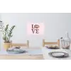 Tekst - Love - Pantervacht - Lichtroze Muursticker klein -eettafel