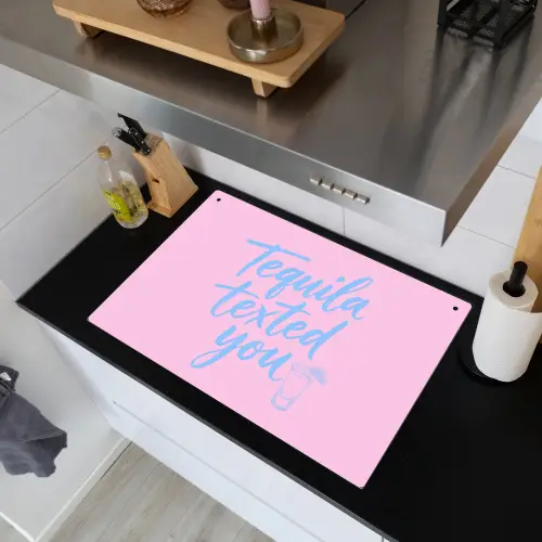 Tequila texted you - Roze - Blauw Inductie beschemer met haakjes klein -sfeer1