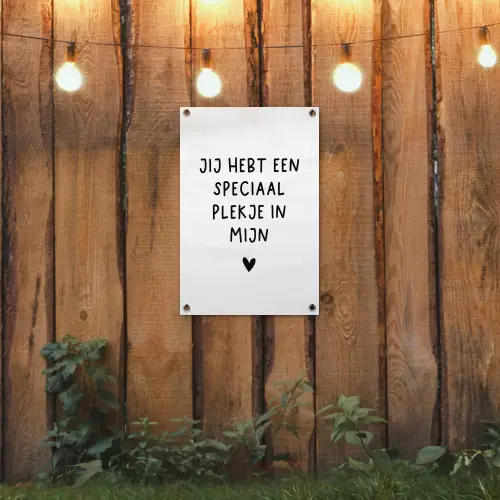 Quotes - Een speciaal plekje in mijn hart - Spreuken tuinposter los doek klein -sfeer1