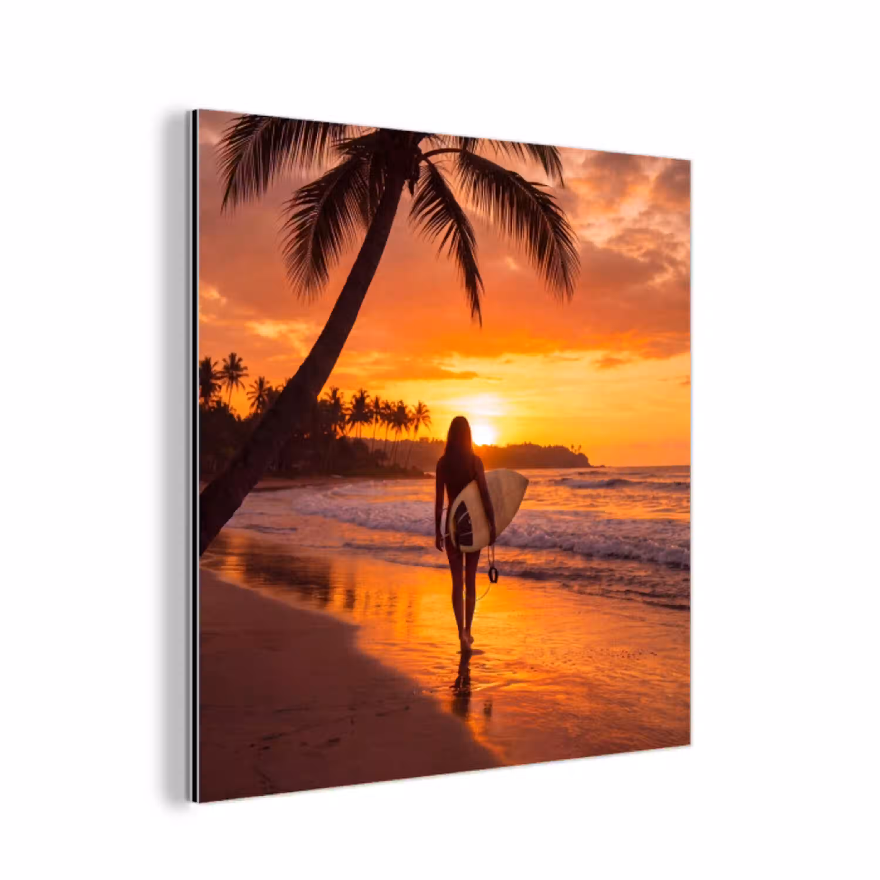 Vrouw - Surfplank - Strand - Zonsondergang - Oranje aluminium wit klein -3d