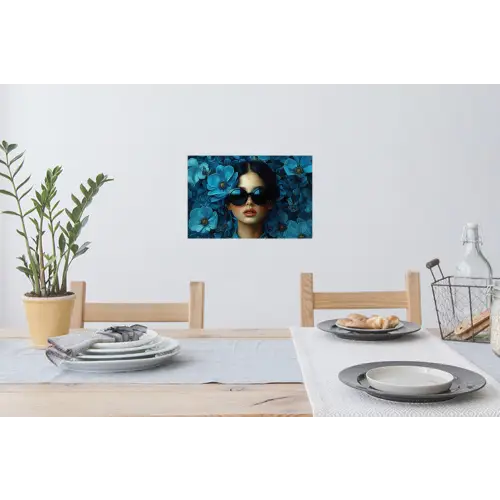 Vrouw - Bloemen - Blauw - Aesthetic - Luxe Muursticker klein -eettafel
