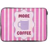 More coffee - Roze - Paars - Strepen - Mok laptophoes neopreen klein -zkaufland3dotto