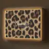Luipaardprint - Bruin - Courage - Sierlijk Light Box met batterij (Wandlamp) middel -z3d_website
