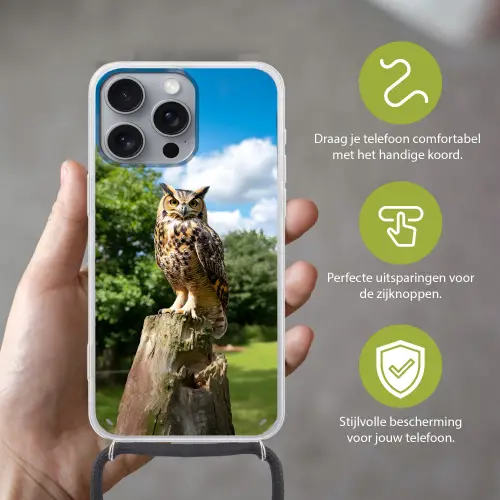 Uil - Boomstronk - Bos - Lucht Hoesje iPhone 16 Pro Max met koord klein -sfeer2_NL