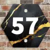 Goud zwart marmer - Modern Naambord Hexagon klein -sfeer2