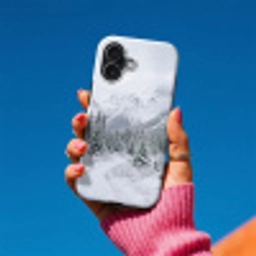 Weg - Bergen - Sneeuw - Naaldbos - Avontuurlijk Toughcase MagSafe Apple iPhone 17 klein -Sfeer1V