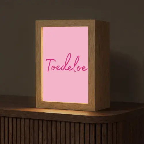 Toedeloe - Roze - Minimalistisch Light Box met kabel (Tafellamp) klein -z3d_website