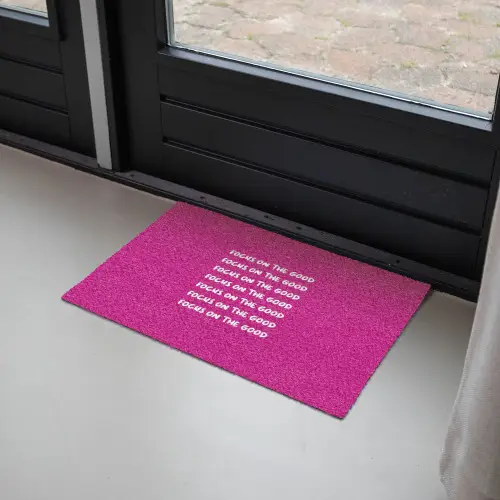 Focus on the good - Roze - wit Deurmat klein -sfeer2
