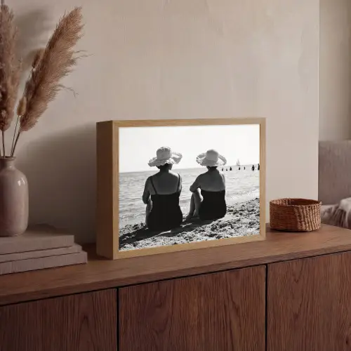 Vrouwen - Zonnehoed - Strand - Zwart - Wit Light Box met batterij (Wandlamp) middel -sfeer2