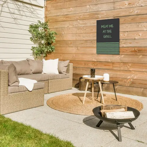 Quote - Groen - Grill - Zomer Tuinposter op houten frame 2 cm dik klein -sfeer2