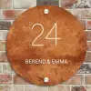 Roest - Klassiek Naambord Rond klein -sfeer2