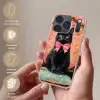 Kat - Roze - Stoel met bloemenmotief Telefoonhoesje iPhone 17 Pro klein -sfeer3_NL