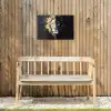 Leeuw - Gesplitst - Zwart - Lijn Tuinposter op houten frame 2 cm dik klein -sfeer4